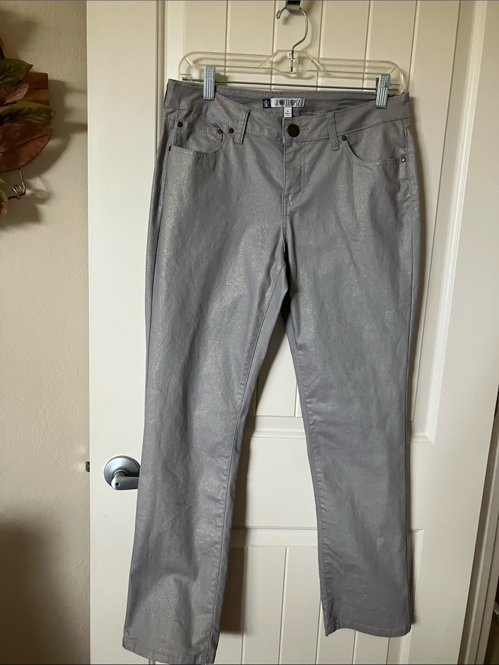 Jennifer Lopez size 8 metallic silver straight-leg jeans